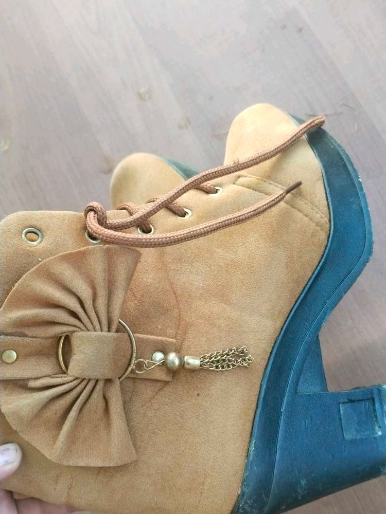 Stylish Heeled Boots