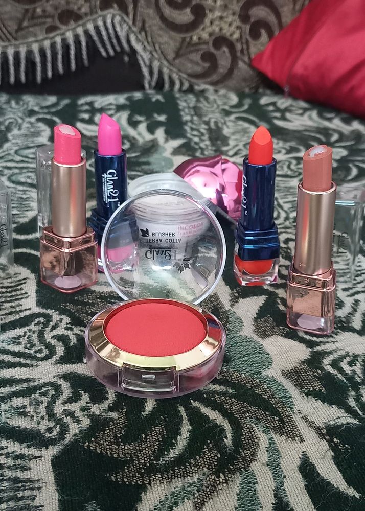 Big Combo 4 Lipstick 1 Blusher 1 Shiner