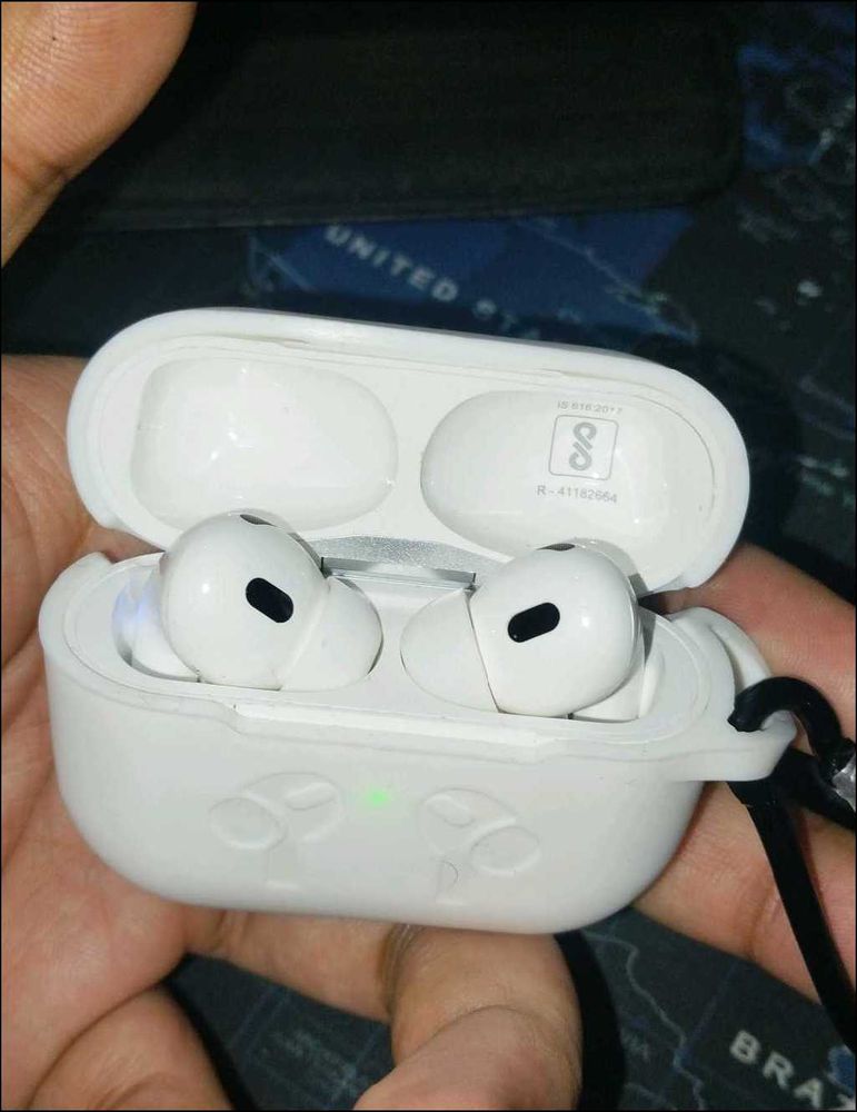 Wireless Earbuds - Great Condition!