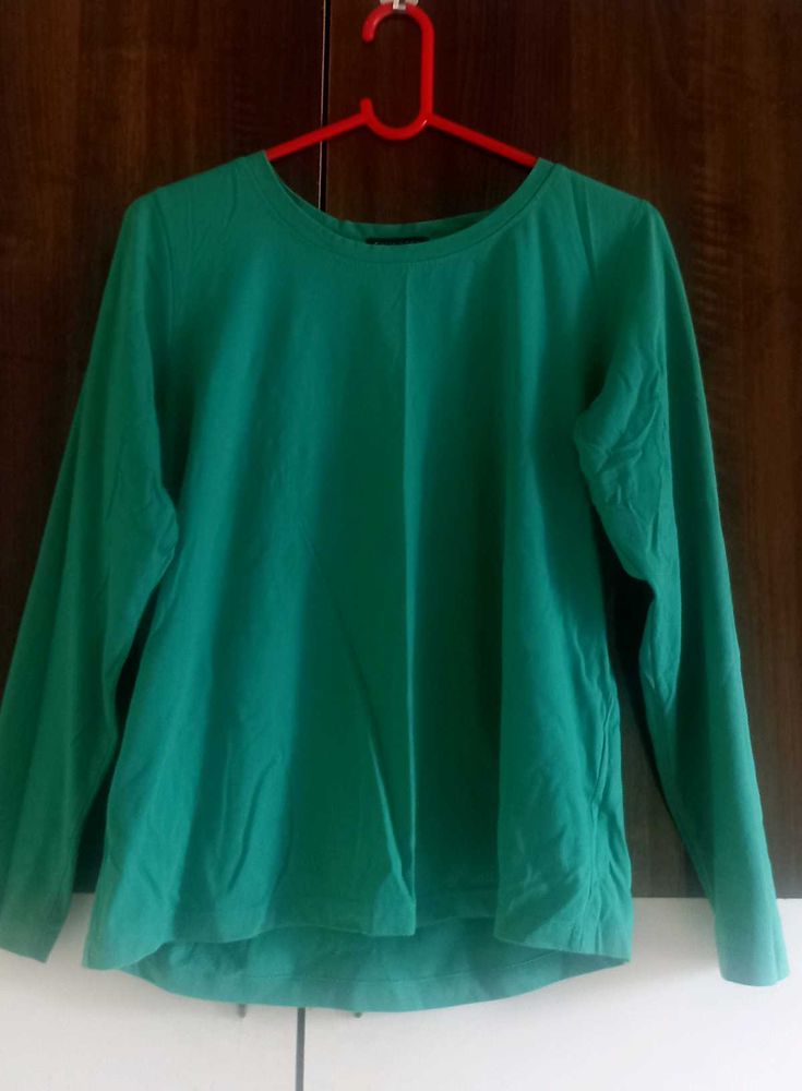 Green Long Sleeve Top
