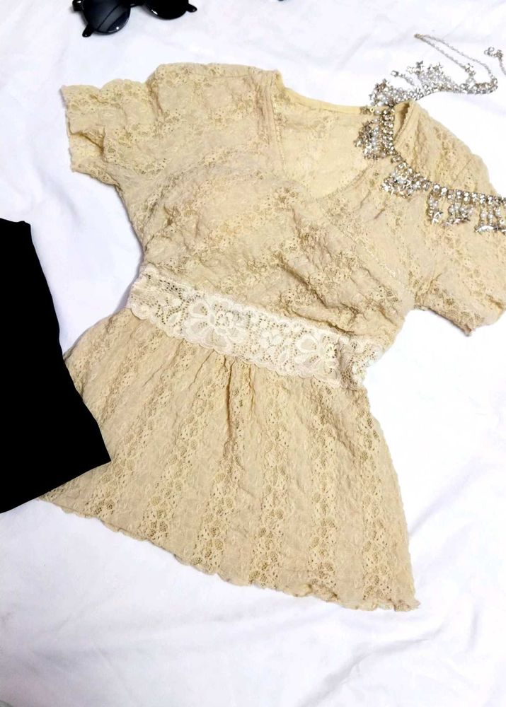 Goldenish cream lace top ✨