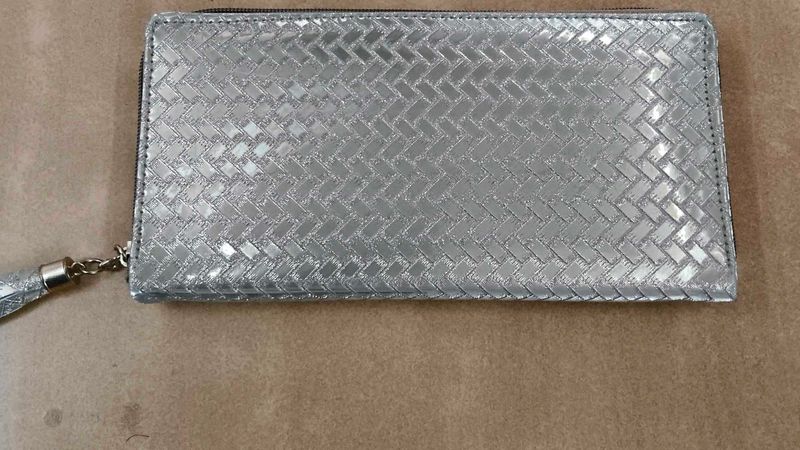 New Silver Glitter Clutch – Glamorous &amp; Elegant!