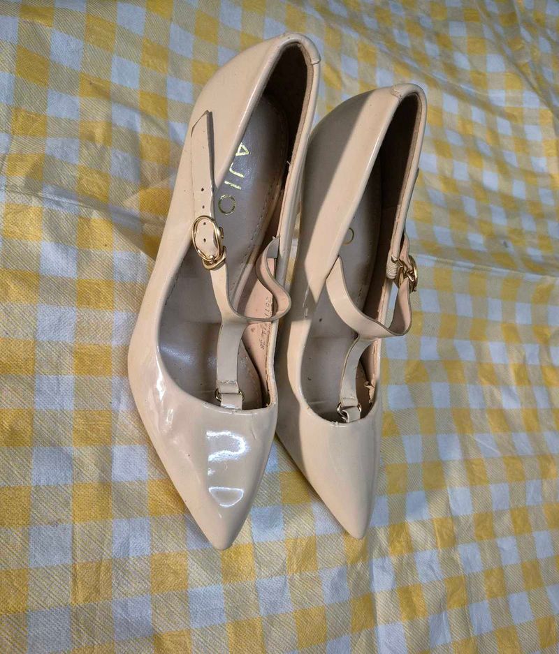Beige/cream Y2k Ajio Heels