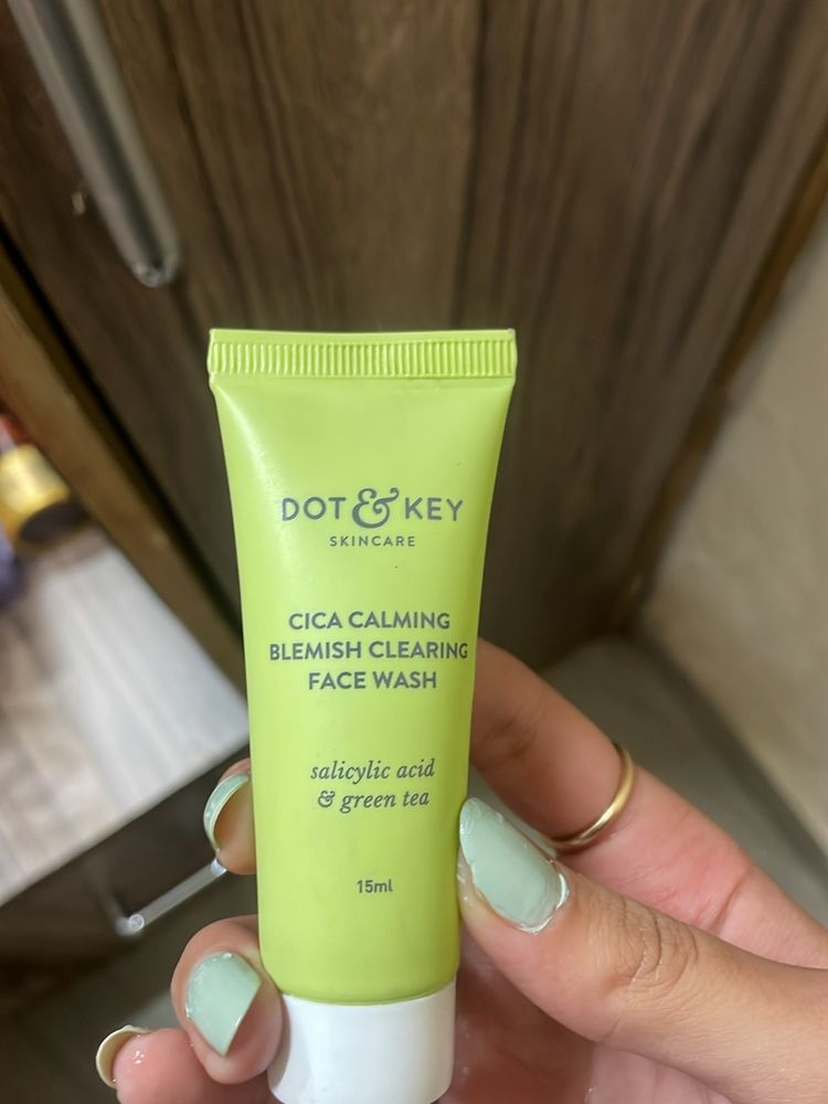 Dot And Key Facewash