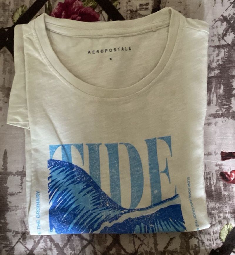Aeropostale Graphic Tee