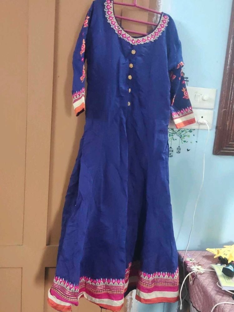 Pack Of 2 Gowns