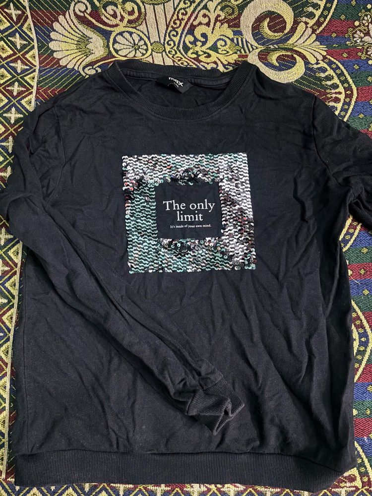 Graphic Print Long Sleeve Tee