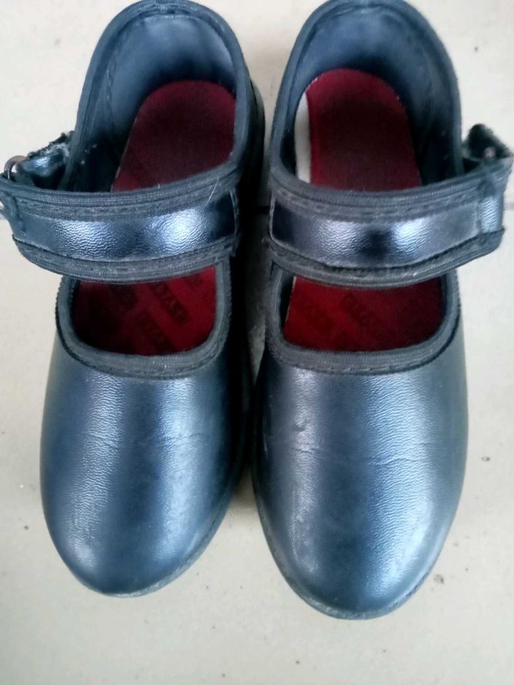 Girls Black School Shoes 8 no