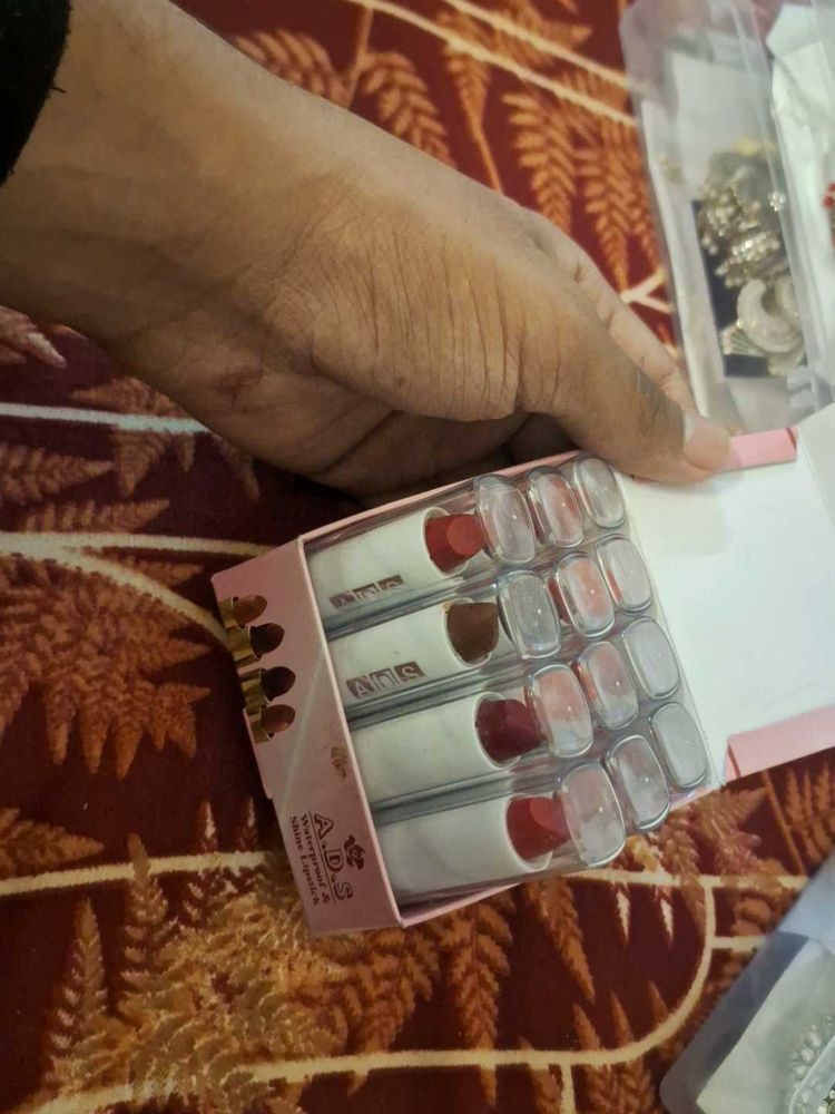 Lipstick Set - Variety of Shades