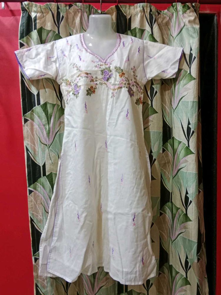Vintage Embroidered White Kurta