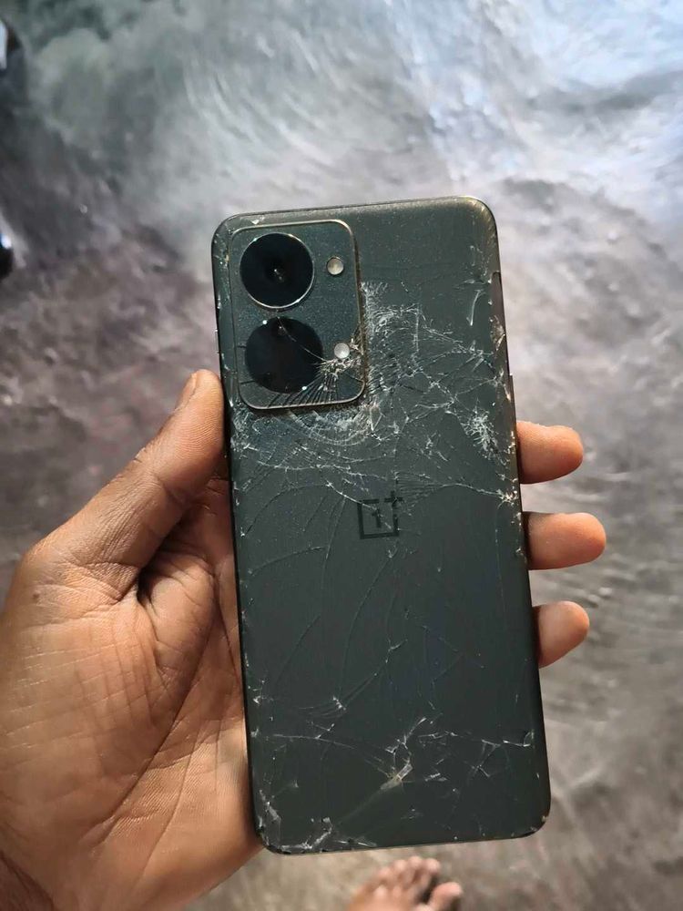 Cracked OnePlus Phone 2 t