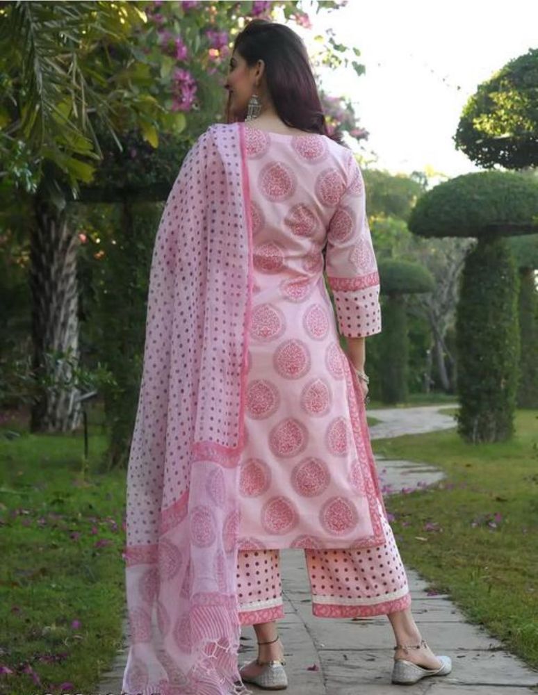 Elegant Pink Printed Kurta Set
