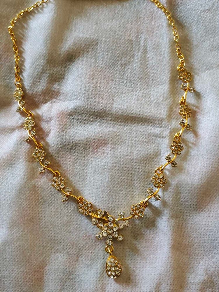 Gold Floral Rhinestone Necklace