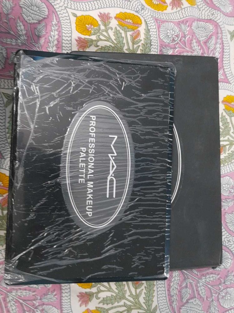 MAC Makeup Palette