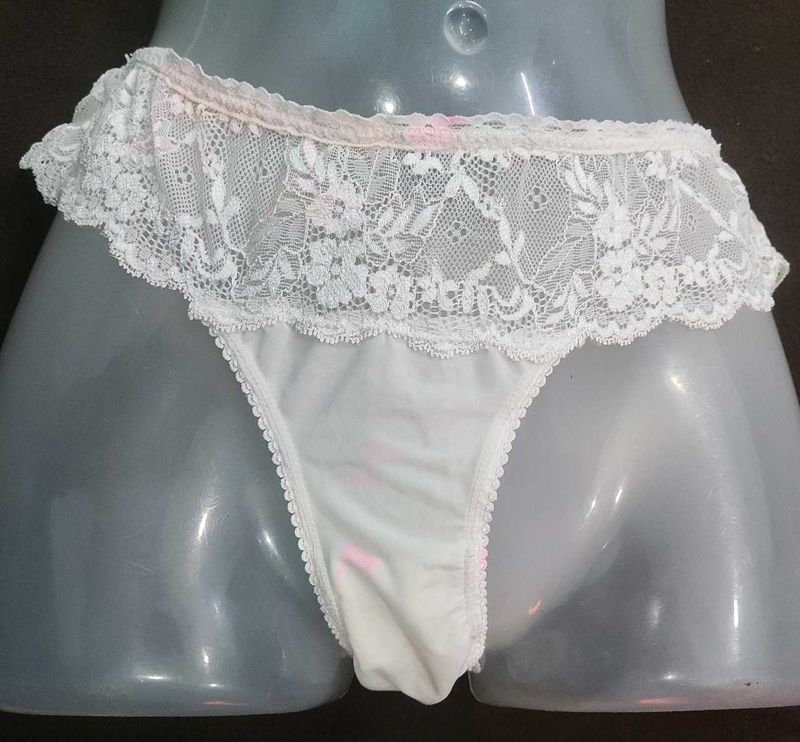 White Lace Thong Panty 🖤