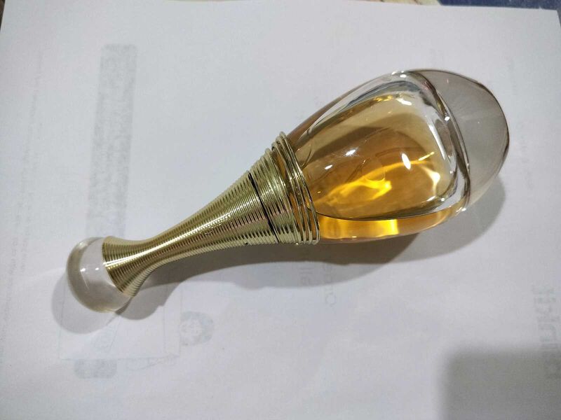 J&#39;adore Dior Perfume