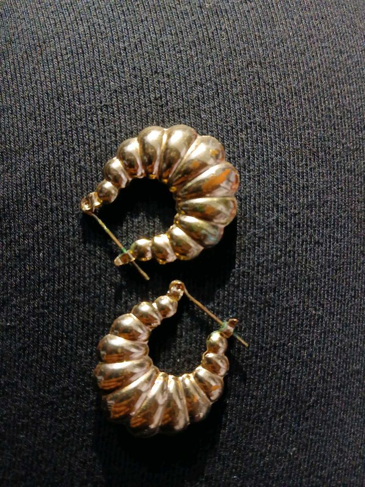 gold tone earrings