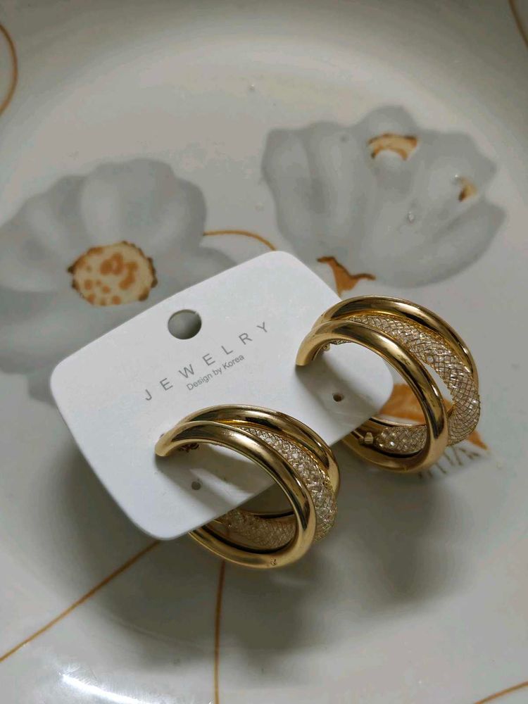 🆕 Golden Hoop Earrings