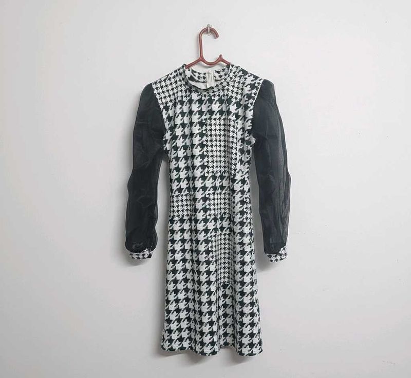 Houndstooth Print Long Sleeve Dress