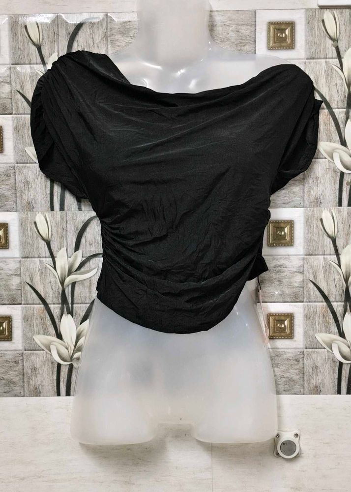 brand new Chic Black Top