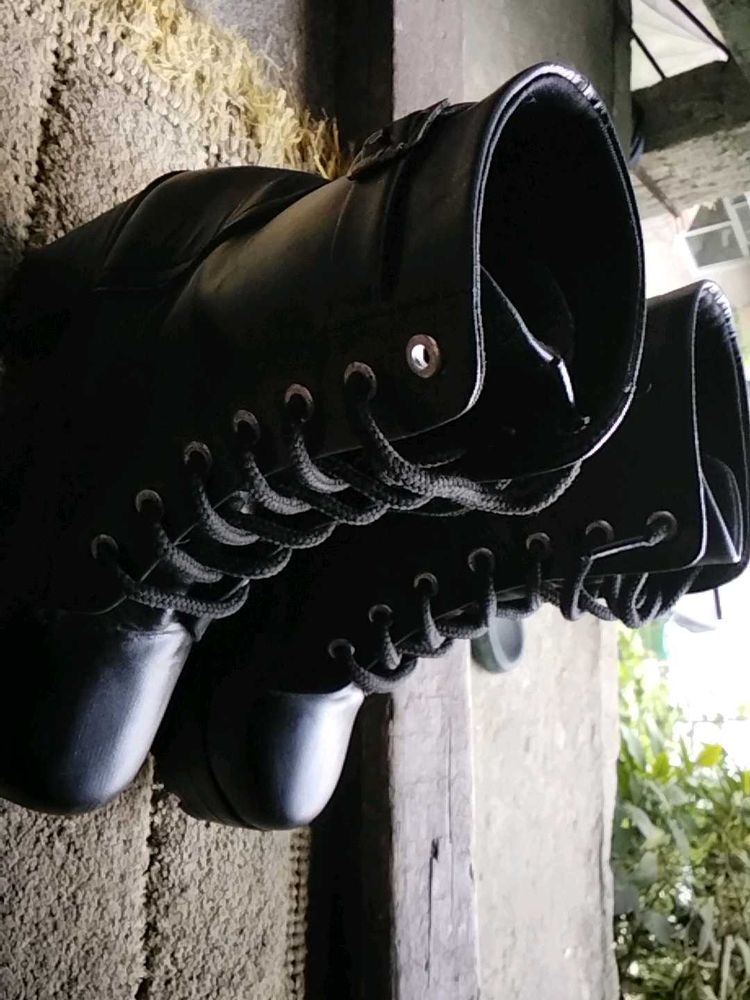 Black Boots