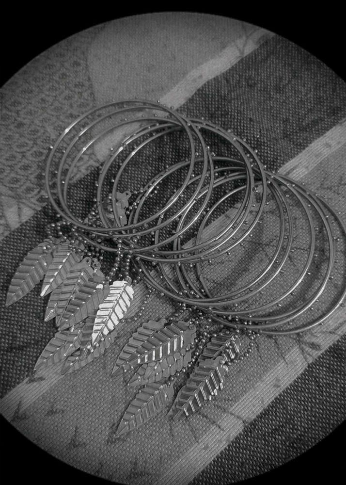 Silver Tone Leaf Bangle Set