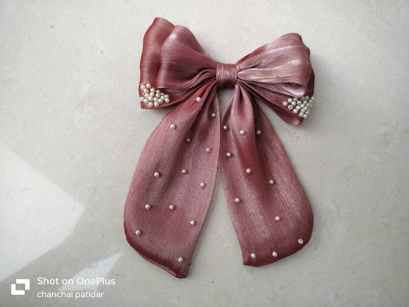 1 Hair Bow