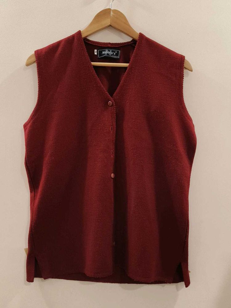 Narulas Women Red Sleeveless Woollen Sweater