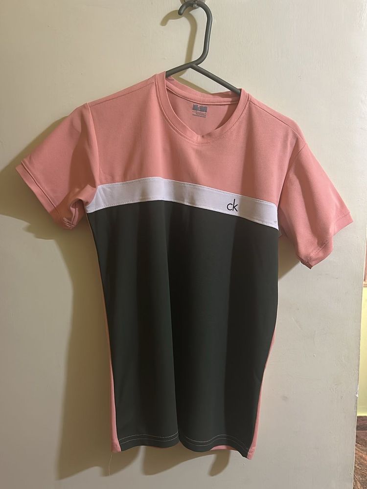 Cool Looking Calvin Klein S T-shirt