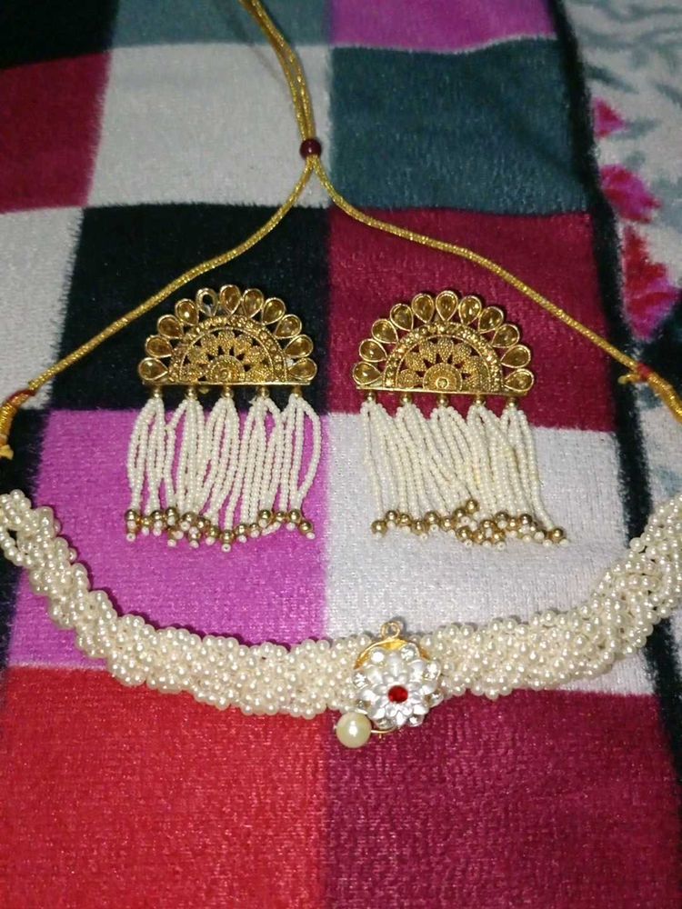 Pearl Choker Set With Earrings ♥️