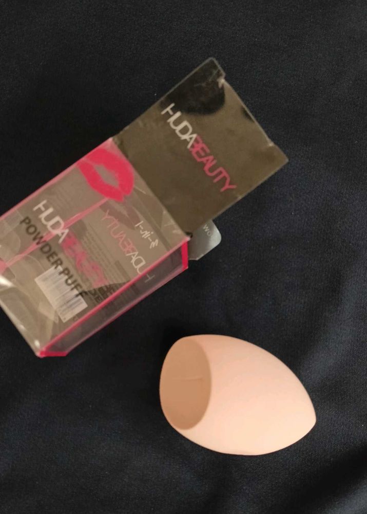 Huda Beauty  Blender