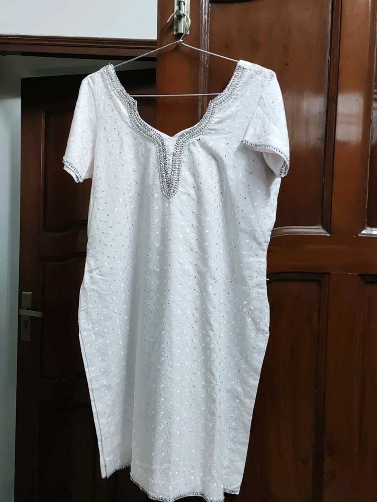 Elegant White Kurta with Embroidery
