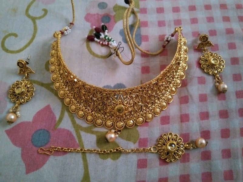 Necklace Set And Earings With Mang Tika