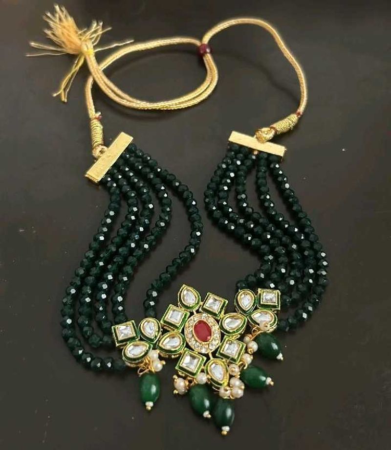 Emerald Kundan Set
