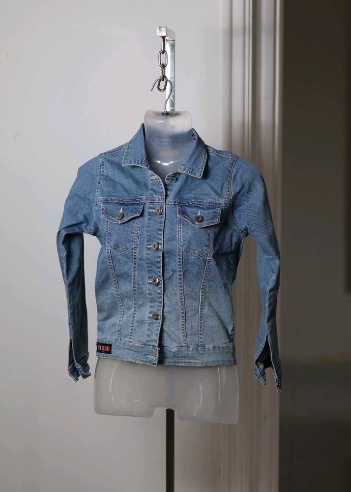 Denim Jacket - Stylish &amp; Versatile