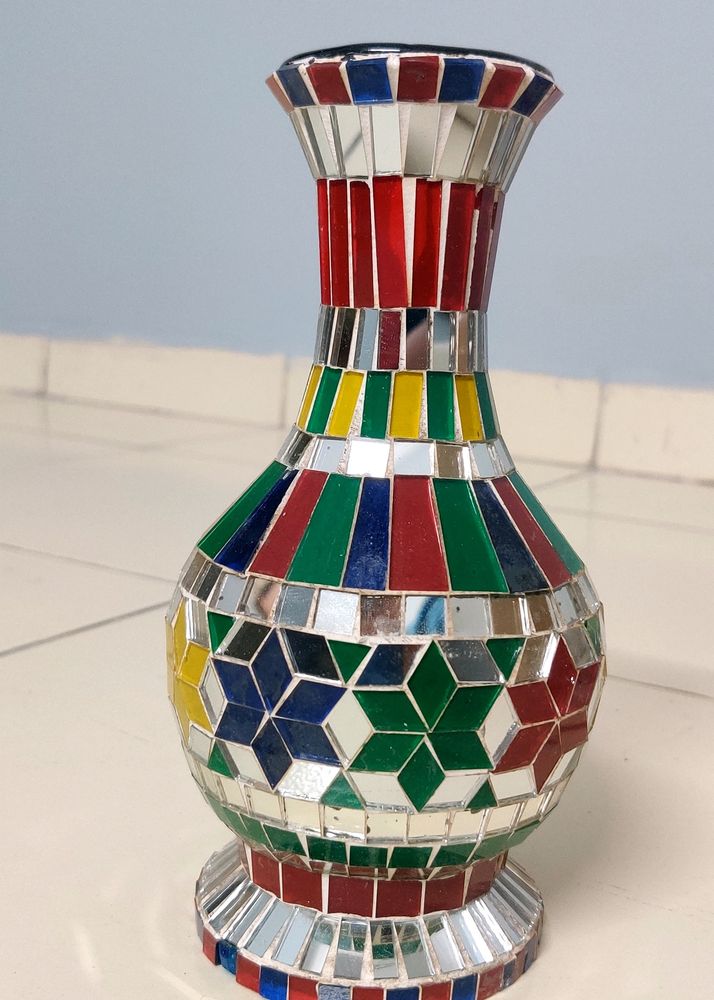 Beautiful Flower Vase Mirror Art Work