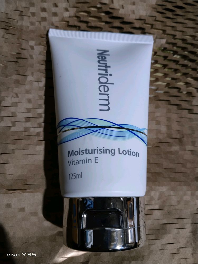 Neutriderm Moisturizing Lotion