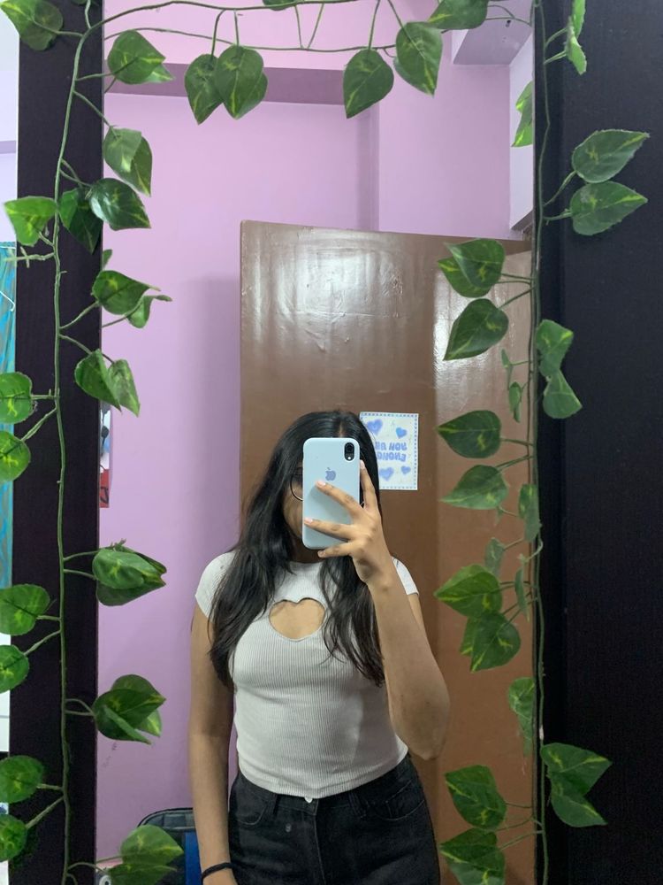 Heart Cut Out Detail Crop Top