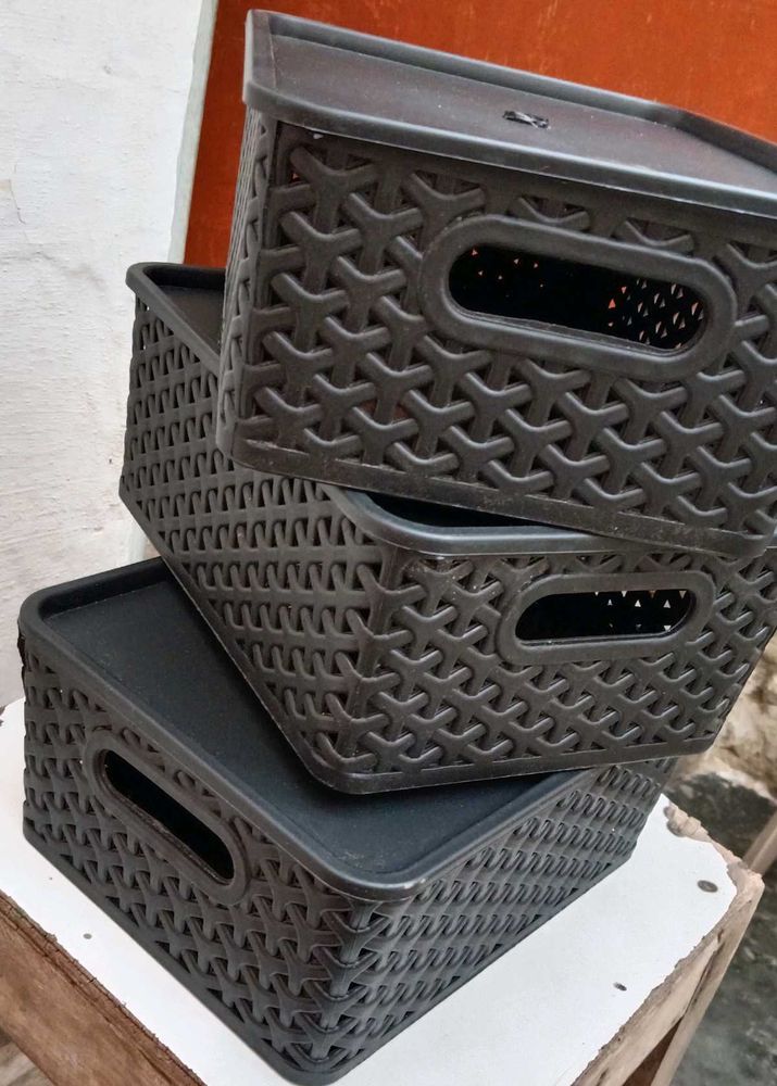 Plastic Medium Size Baskets With Lid