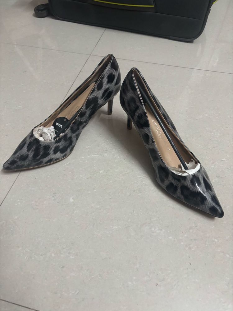 🆕 “Dorothy Perkins” Panther Print Stilettos