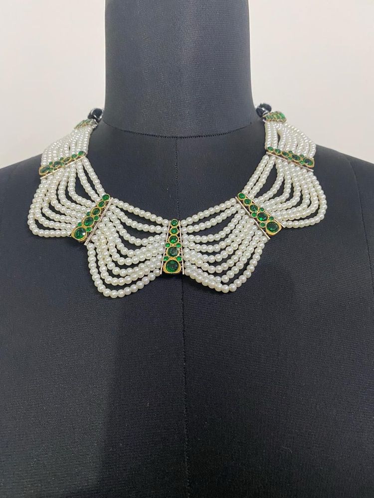 Pretty Pearl Emerald Necklace Set