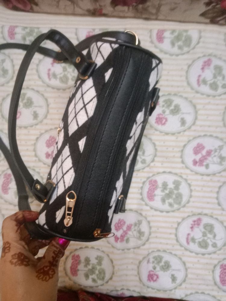 Sling Bag Black And White Combination