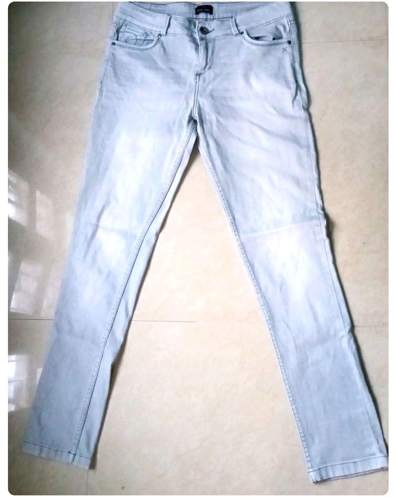 Pale Blue Denim Jeans 👖