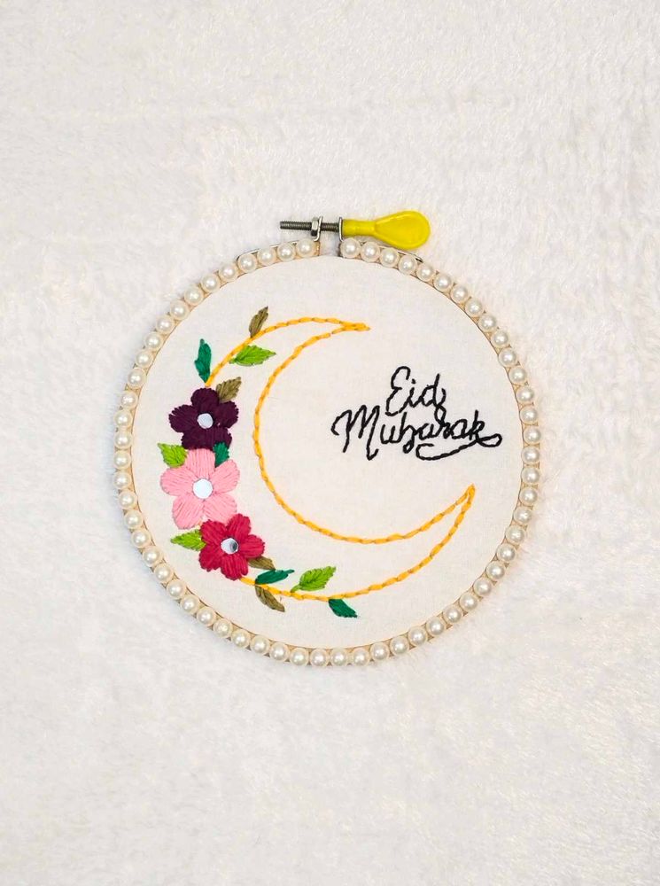 EID Mubarak Embroidered Hoop 🌙💐