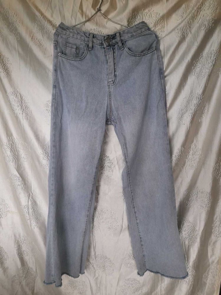 Light  Wide Leg Jeans