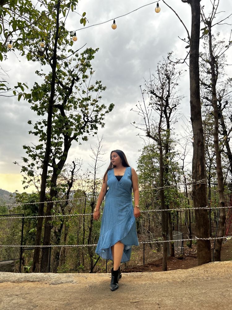 Blue Sleeveless Midi Dress