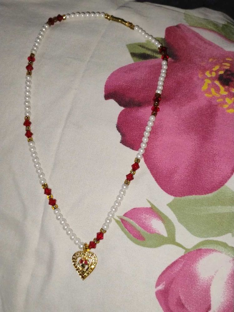 GRABBY NECKLACE