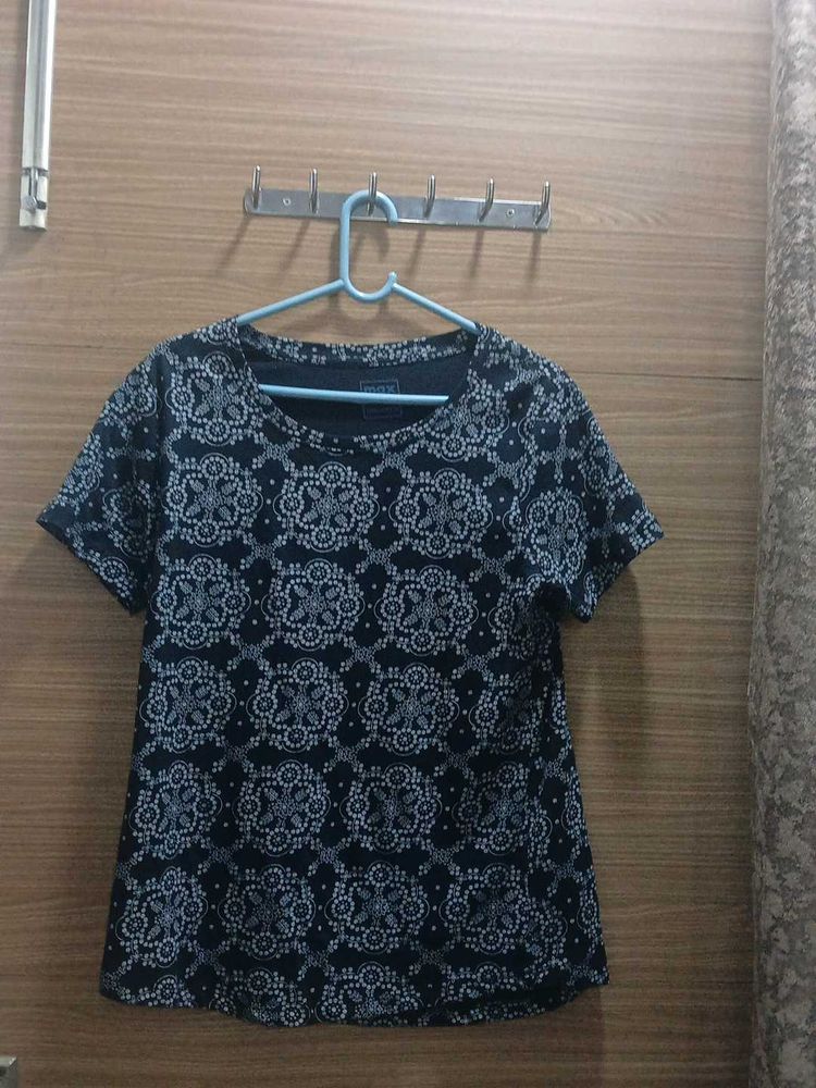 Patterned T-shirt