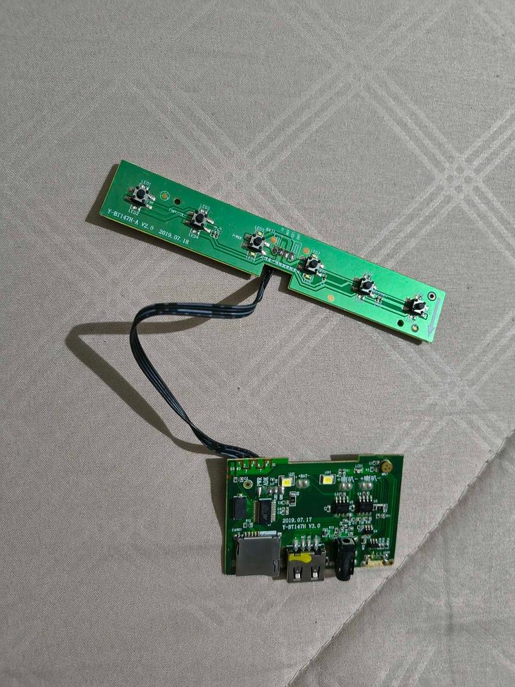 Bluetooth speaker mainboard with a button control