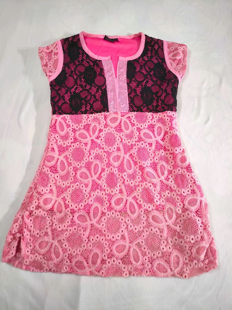 Women&#39;s Pink Net Top